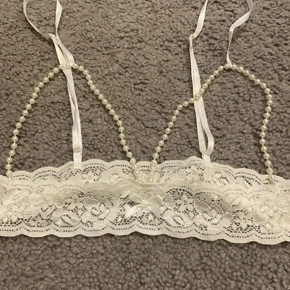 NEW Vintage Pearl and White Lace Bra Panties Thong Intimates Set Bride Wedding - Picture 5 of 6